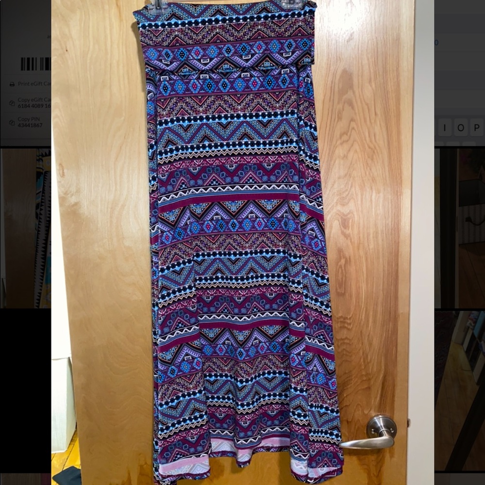 Patterned maxi skirt